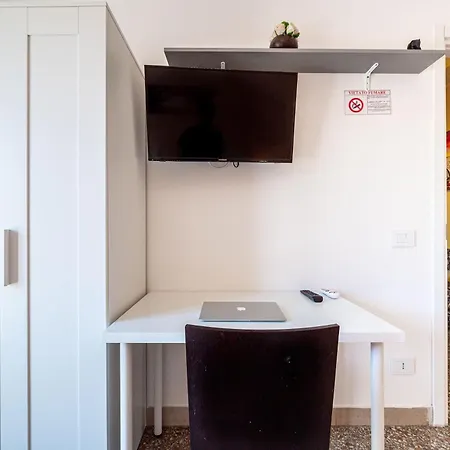 Caracciolo - Metro San Giovanni Apartman *